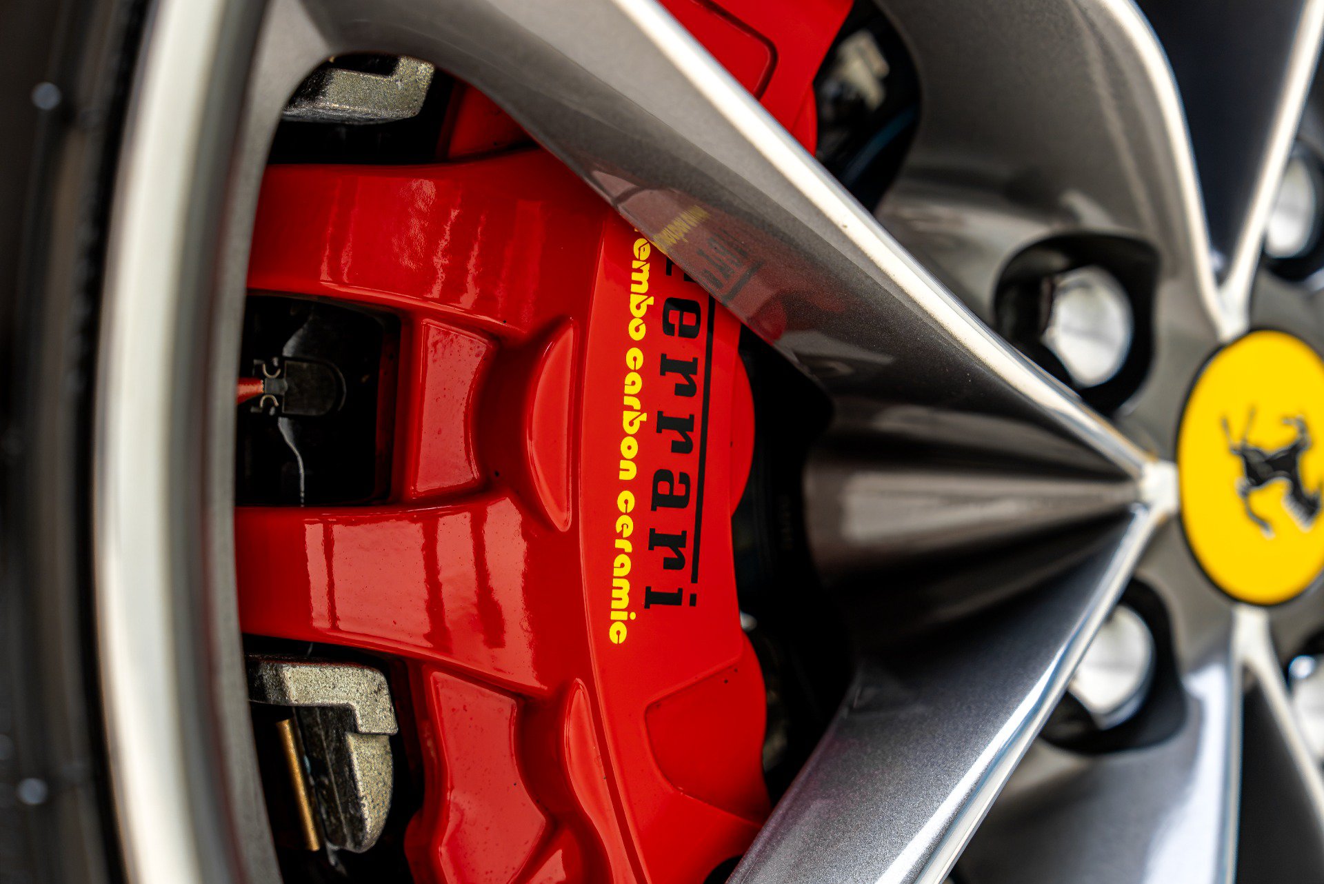Used 2018 Ferrari 488 GTB RWD image 34