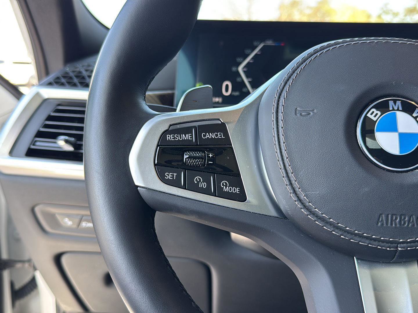 Certified 2024 BMW X6 xDrive40i w/ Premium Package image 18