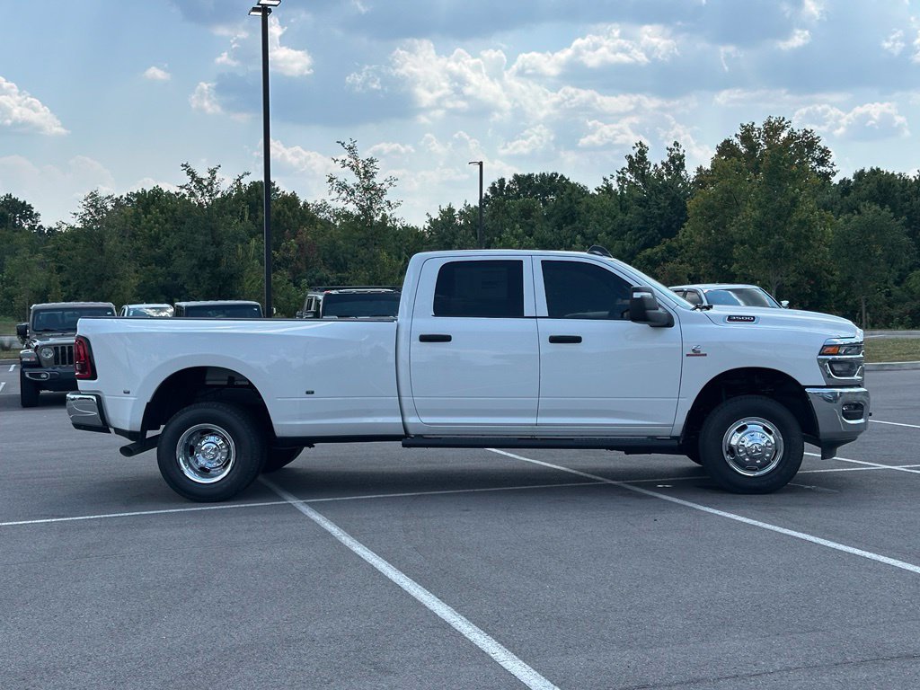 New 2026 RAM 3500 Tradesman AWD/4WD image 8