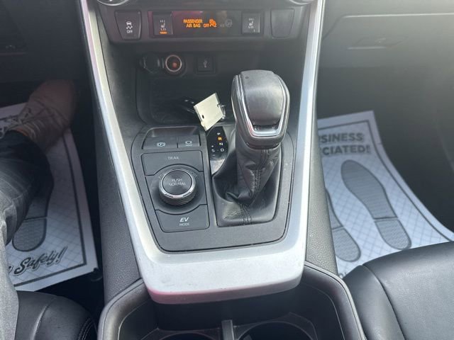 Used 2022 Toyota RAV4 XLE Premium image 33