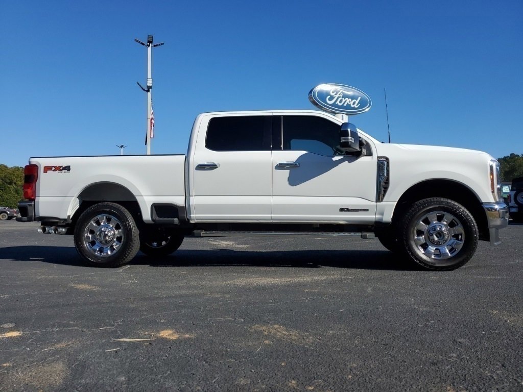 Used 2025 Ford F250 Lariat w/ Chrome Package image 2