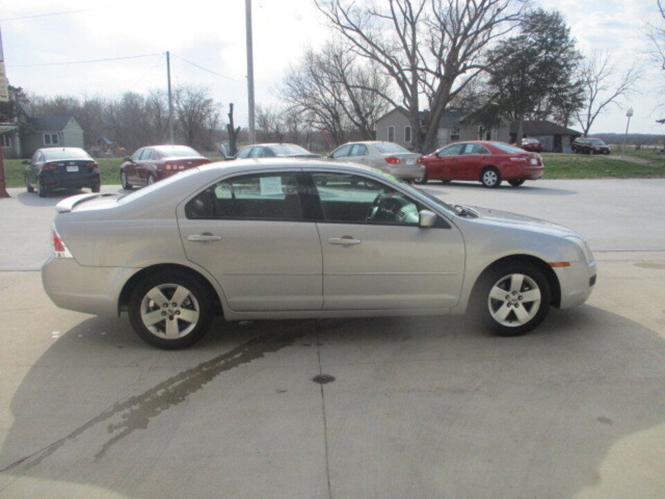 Used 2007 Ford Fusion SE image 2