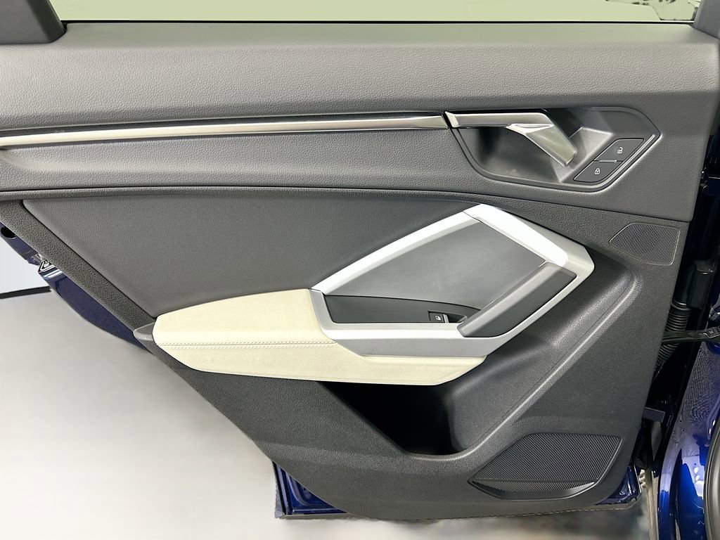 Certified 2025 Audi Q3 2.0T Premium w/ Convenience Package image 24