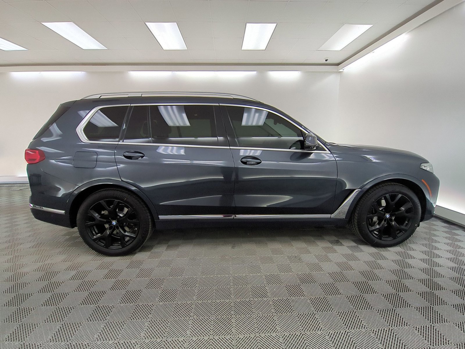 Used 2021 BMW X7 xDrive40i w/ Premium Package image 8