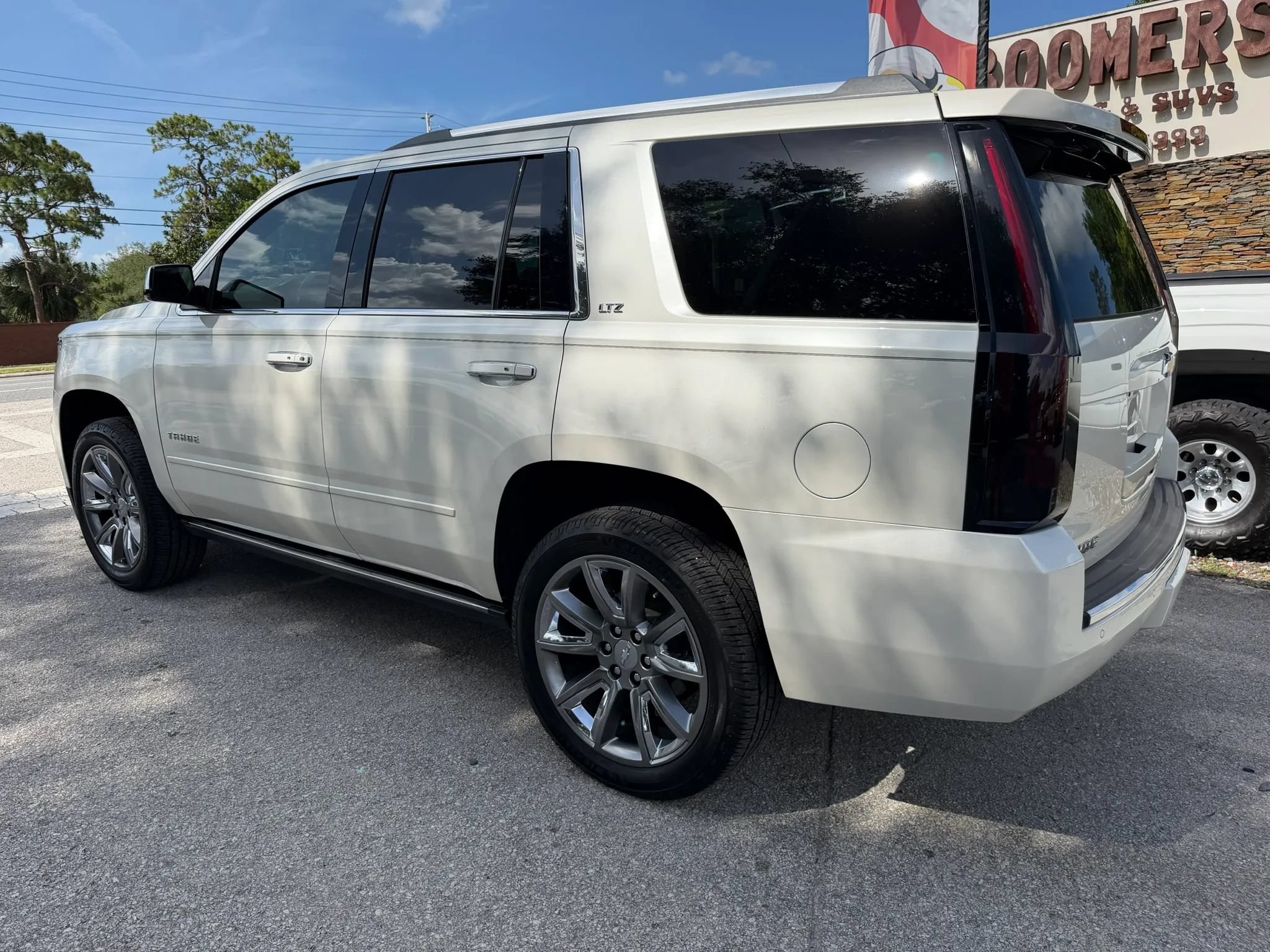 Used 2015 Chevrolet Tahoe LTZ RWD image 4