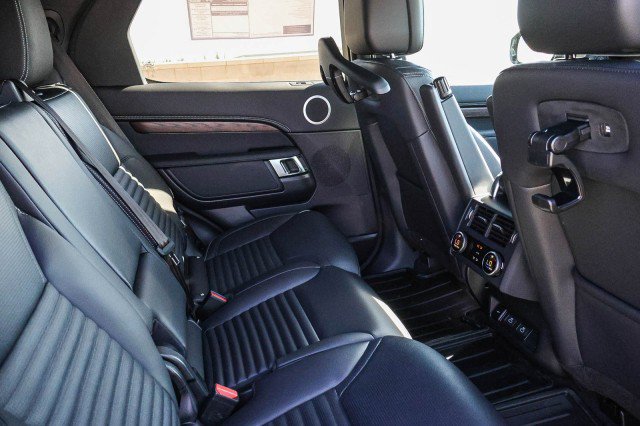 Certified 2025 Land Rover Discovery Dynamic SE AWD/4WD image 31