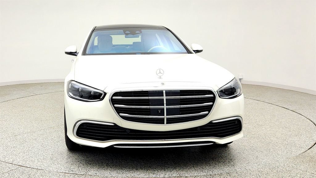 Used 2022 Mercedes-Benz S 580 4MATIC Sedan image 2