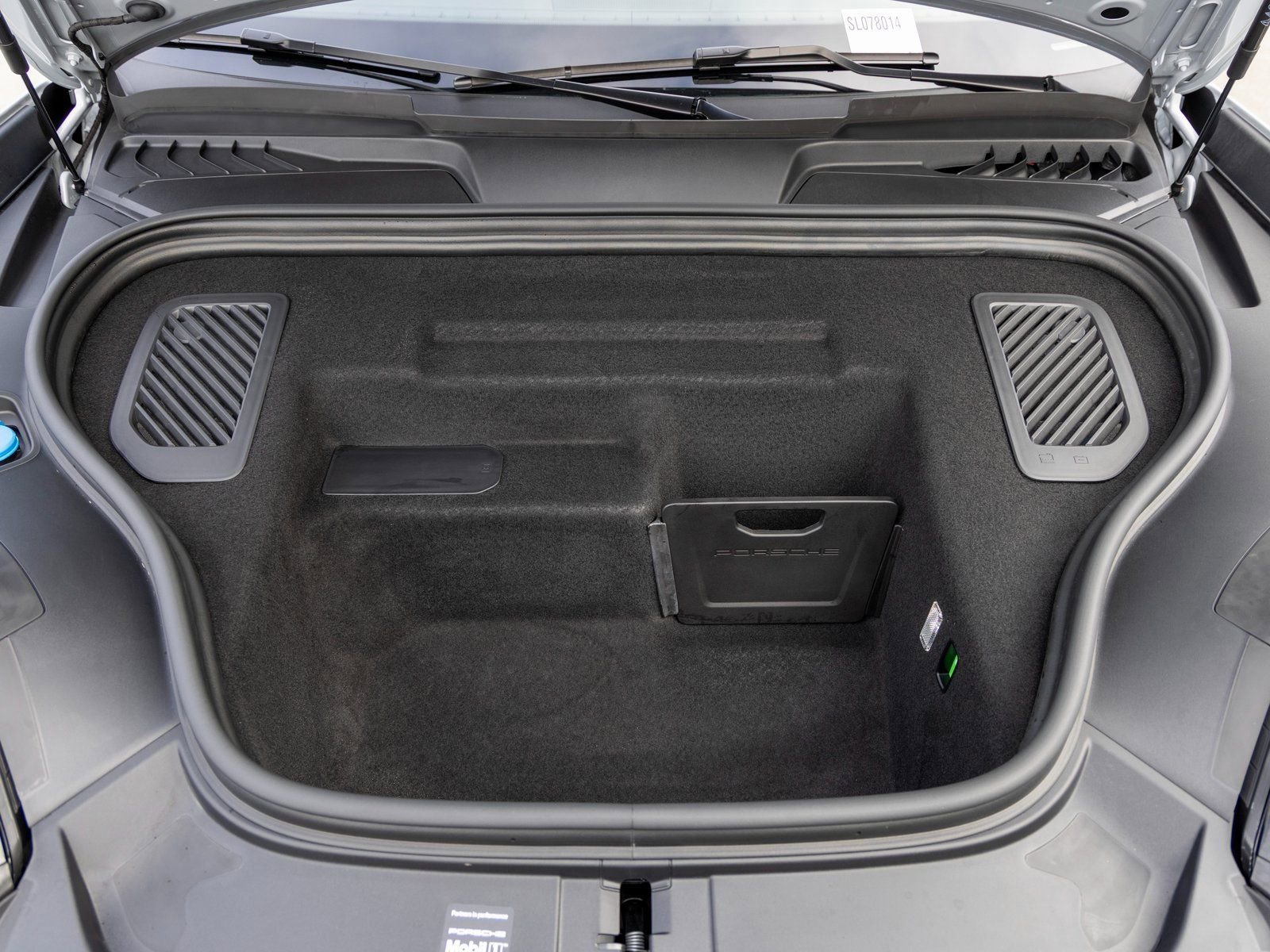 New 2025 Porsche Macan Electric image 59