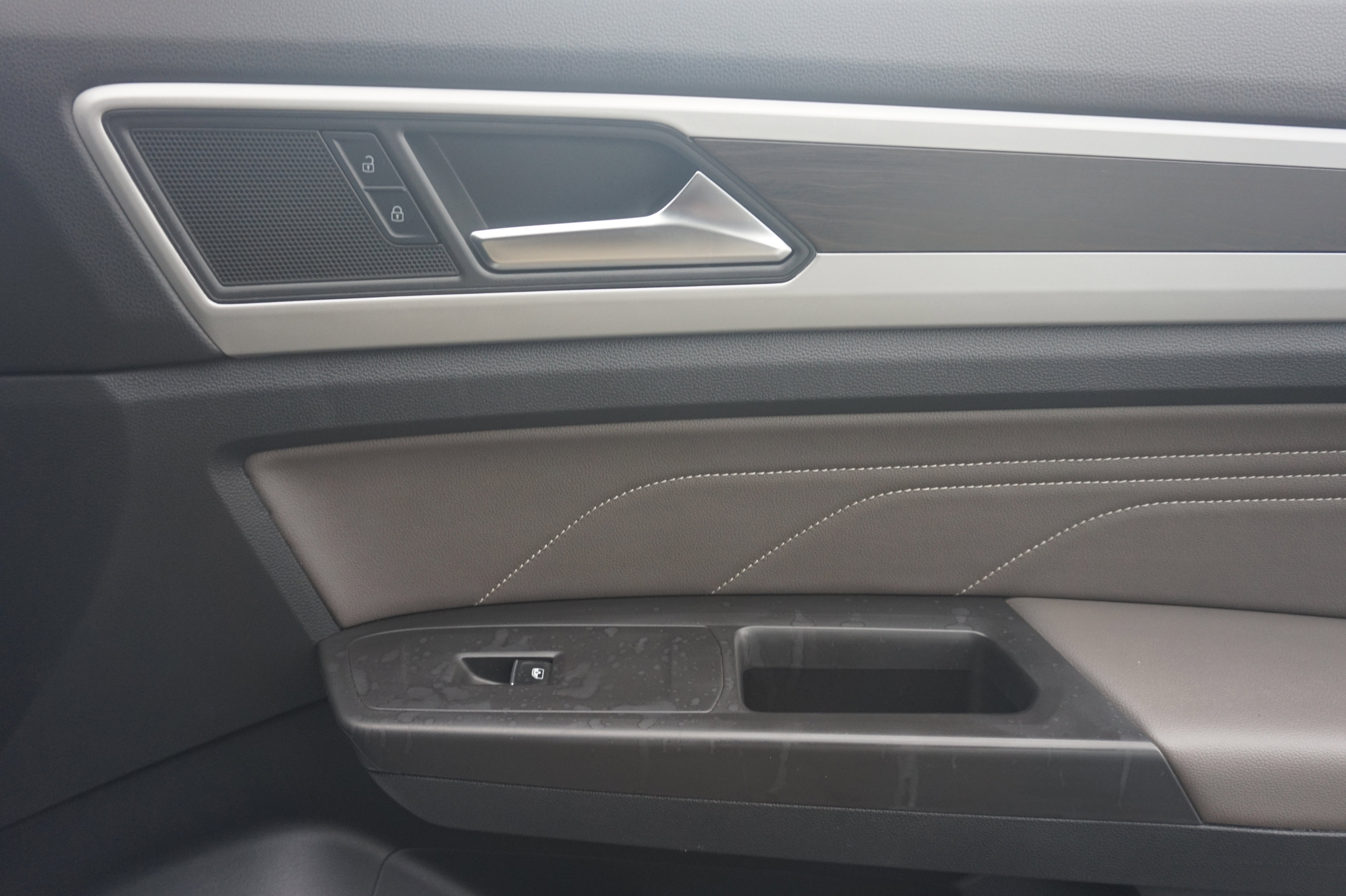 Used 2022 Volkswagen Atlas SE image 23