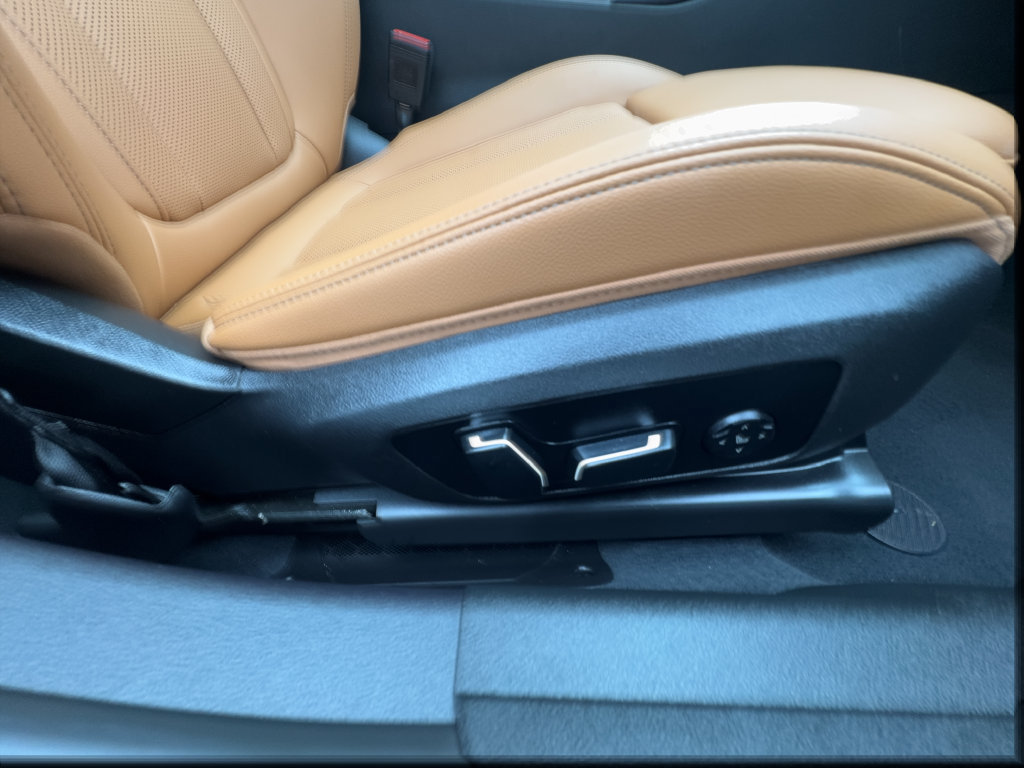 Used 2026 BMW 330i Sedan w/ Premium Package RWD image 34