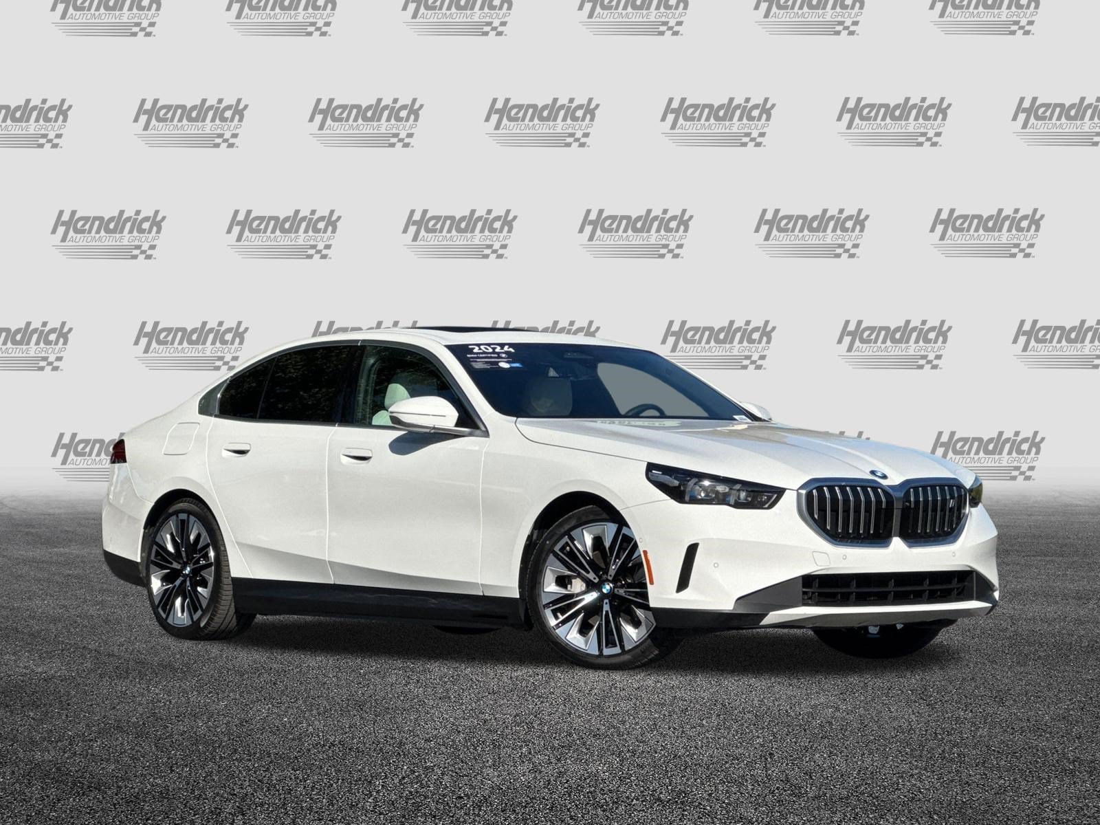 Used 2024 BMW i5 eDrive40i w/ Premium Package RWD image 2