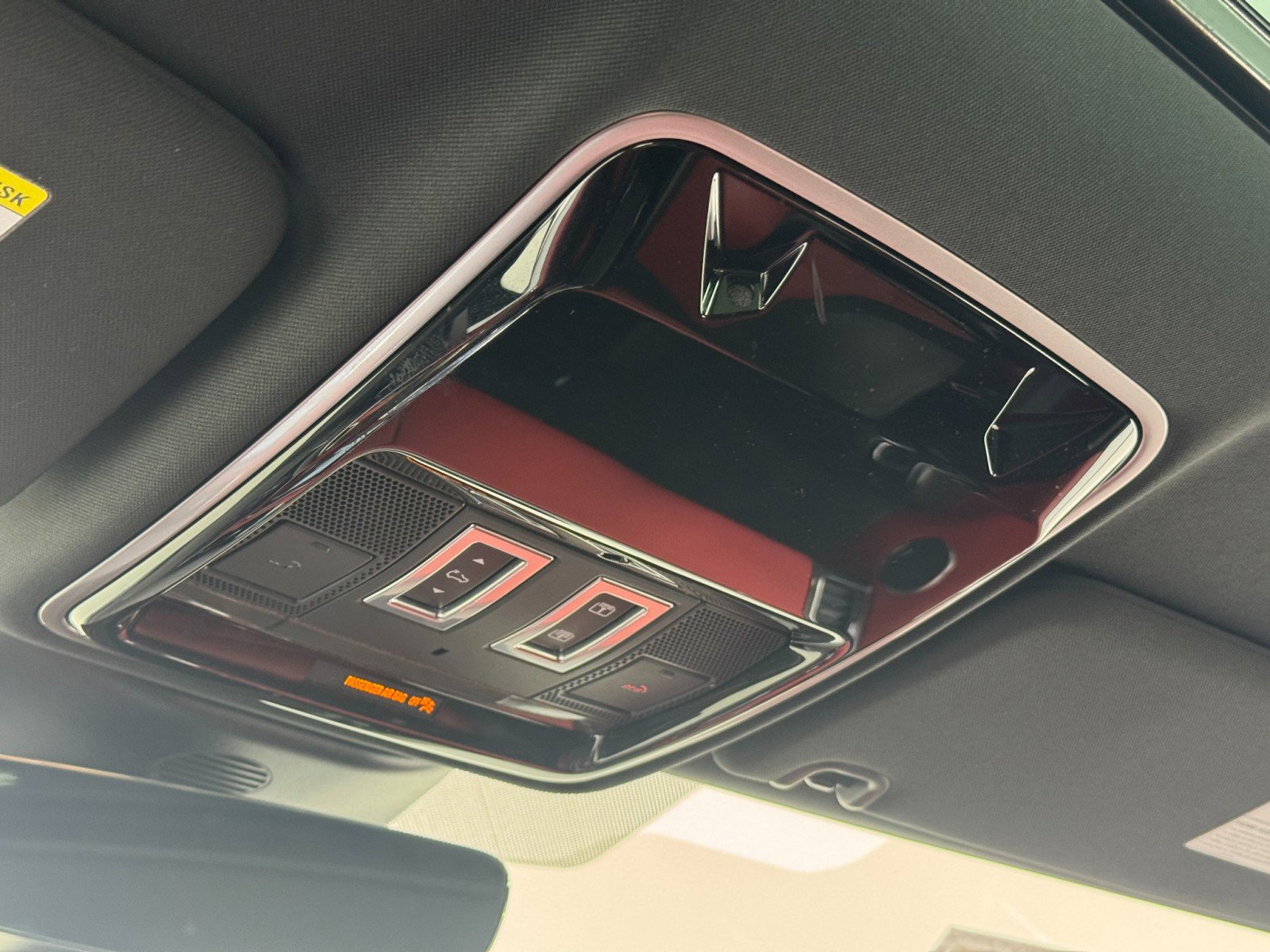 Used 2019 Land Rover Range Rover Sport SVR image 37