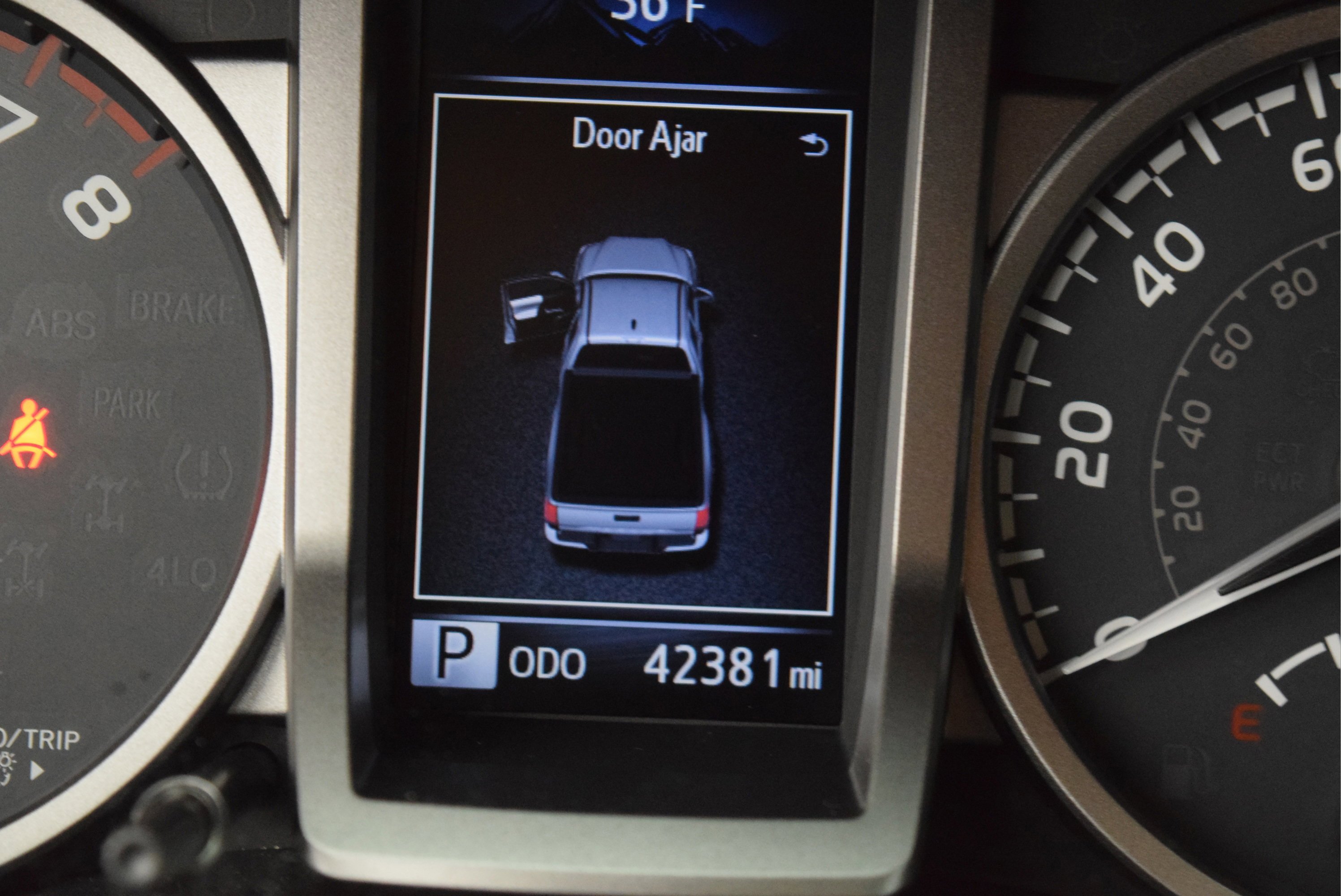 Used 2017 Toyota Tacoma SR5 w/ Tow Package image 16