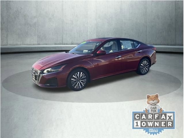 Used 2023 Nissan Altima 2.5 SV w/ SV Premium Package AWD/4WD image 3
