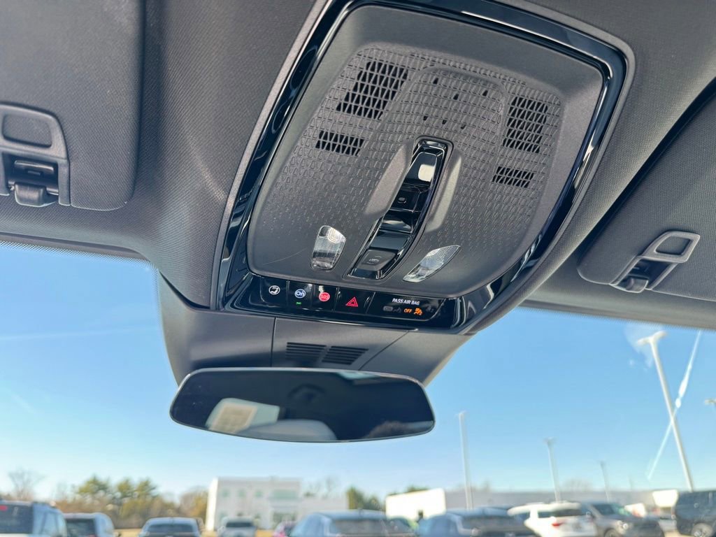 Certified 2024 Cadillac Lyriq Luxury image 23