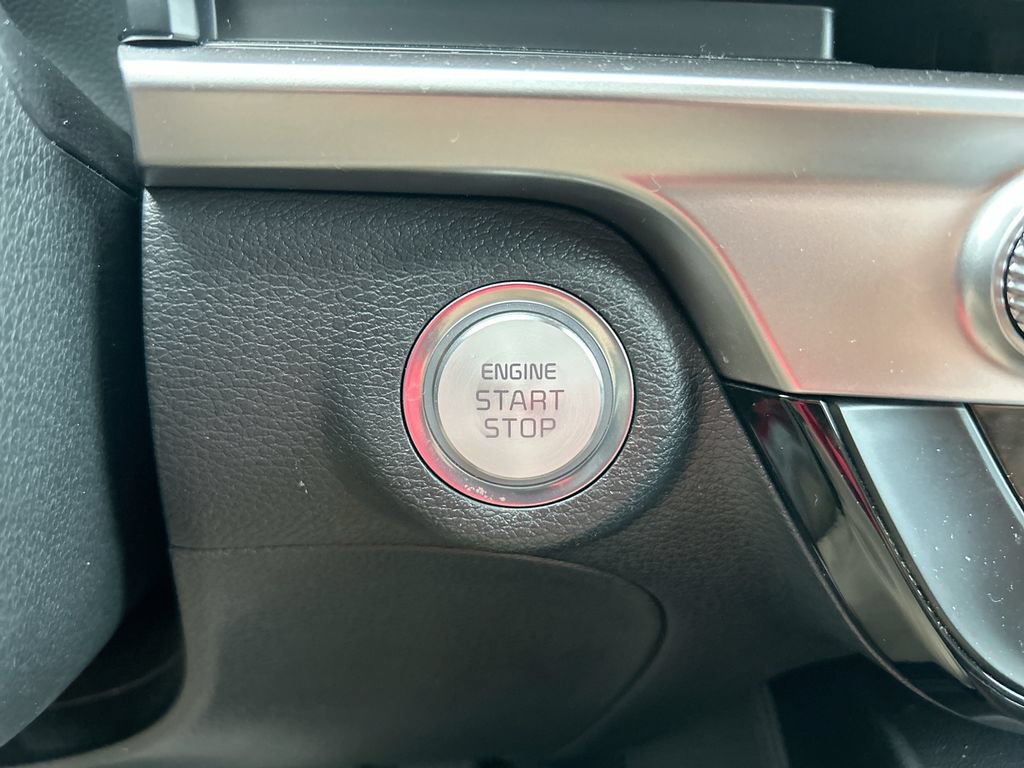 Used 2024 Kia Telluride LX FWD image 18