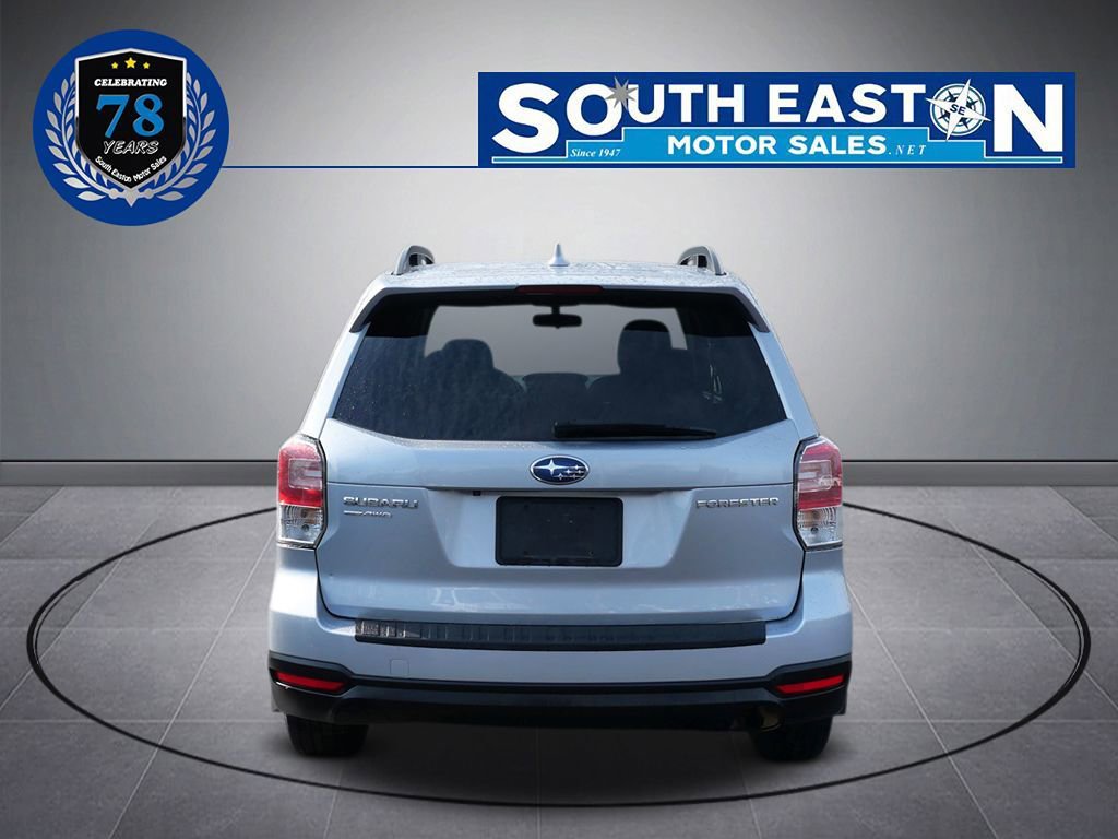 Used 2018 Subaru Forester 2.5i Premium w/ All-Weather Package image 4