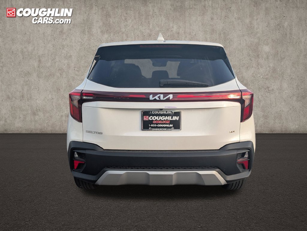 Used 2025 Kia Seltos LX AWD/4WD image 6