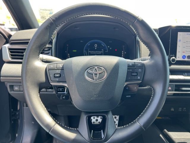 Used 2025 Toyota Camry SE FWD image 13