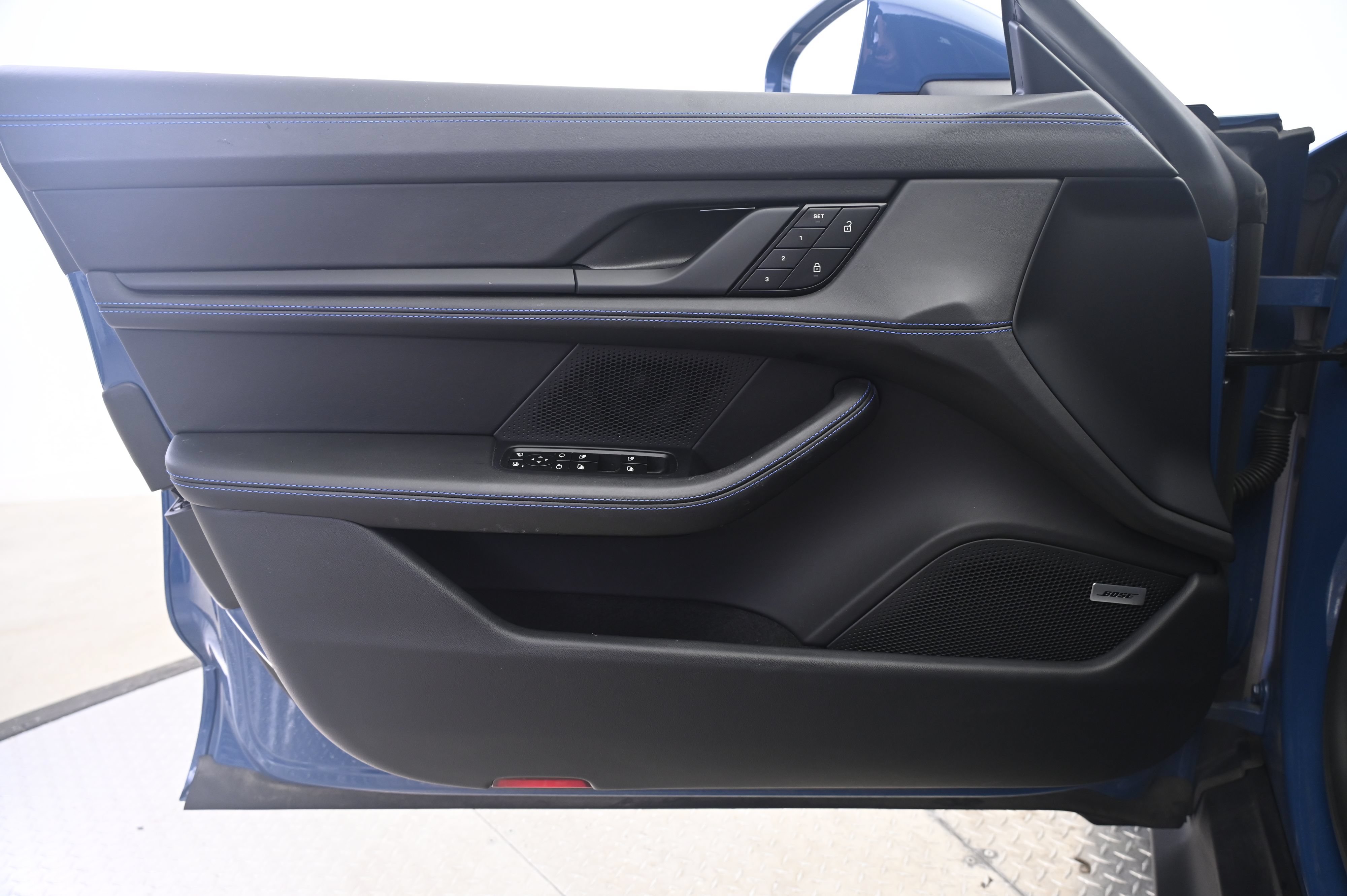 Certified 2023 Porsche Taycan 4S AWD/4WD image 27