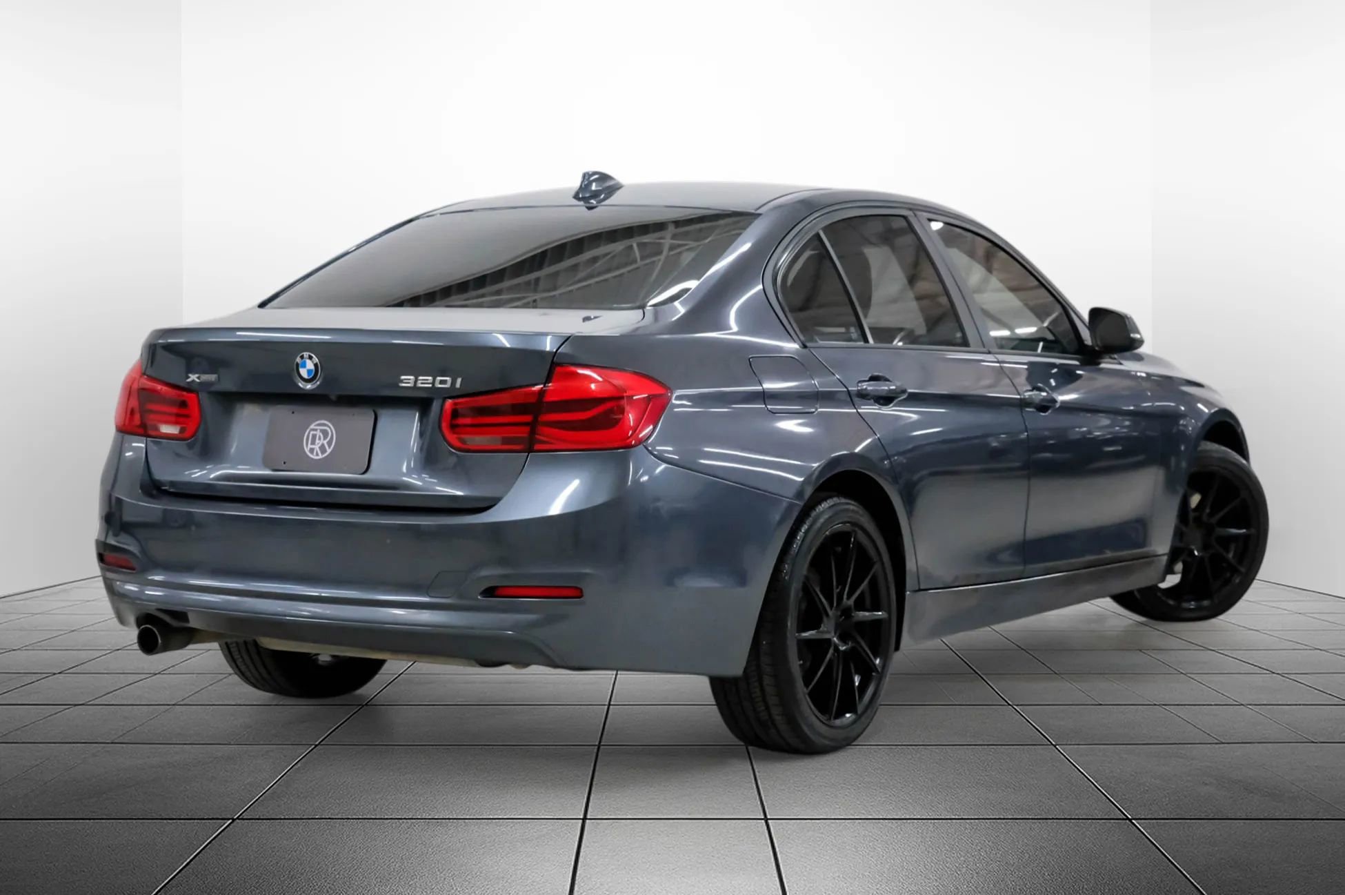 Used 2016 BMW 320i xDrive Sedan AWD/4WD image 8