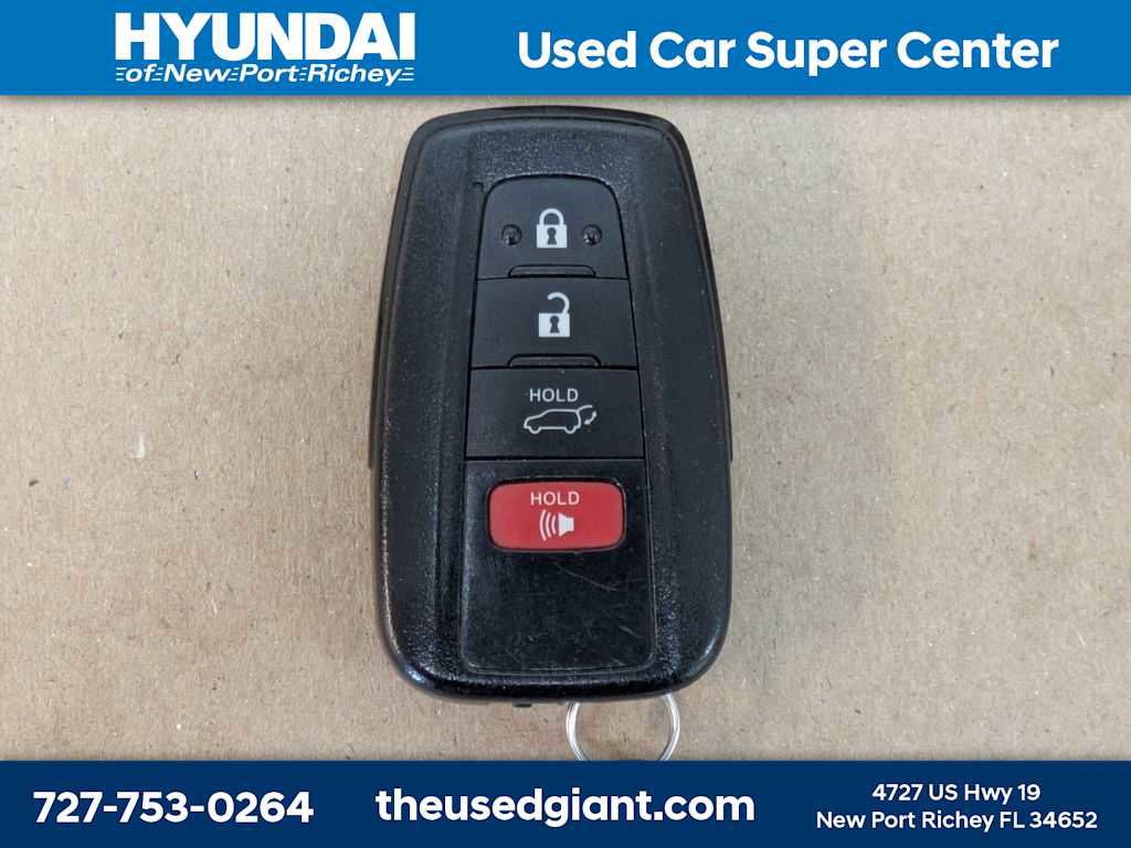 Used 2020 Toyota Highlander XLE FWD image 44