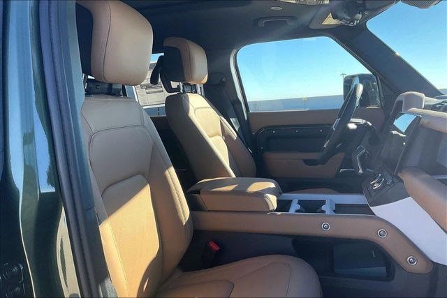 New 2026 Land Rover Defender 110 X-Dynamic SE image 12