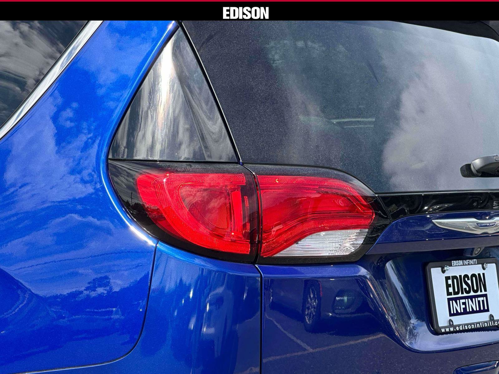 Used 2019 Chrysler Pacifica LX FWD image 8