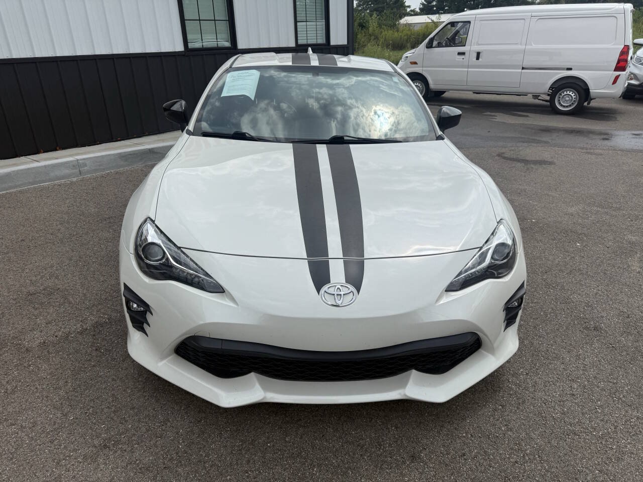 Used 2017 Toyota 86 860 Special Edition RWD image 2