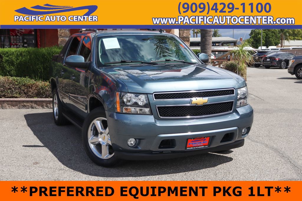 Used 2011 Chevrolet Avalanche LT RWD image 1