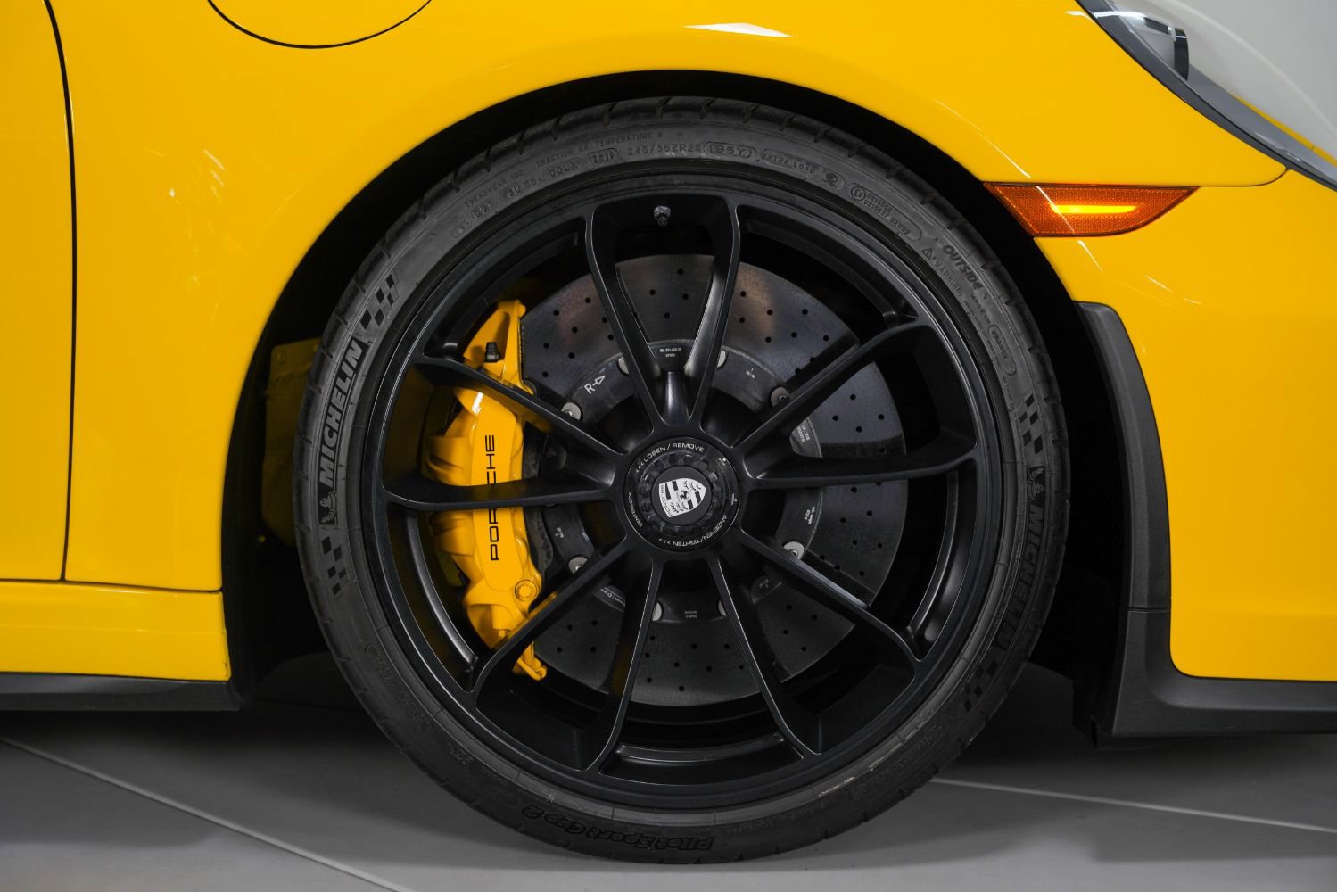 Used 2019 Porsche 911 Speedster RWD image 29