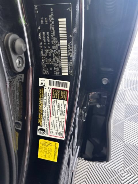 Used 2023 Toyota Highlander XLE AWD/4WD image 19