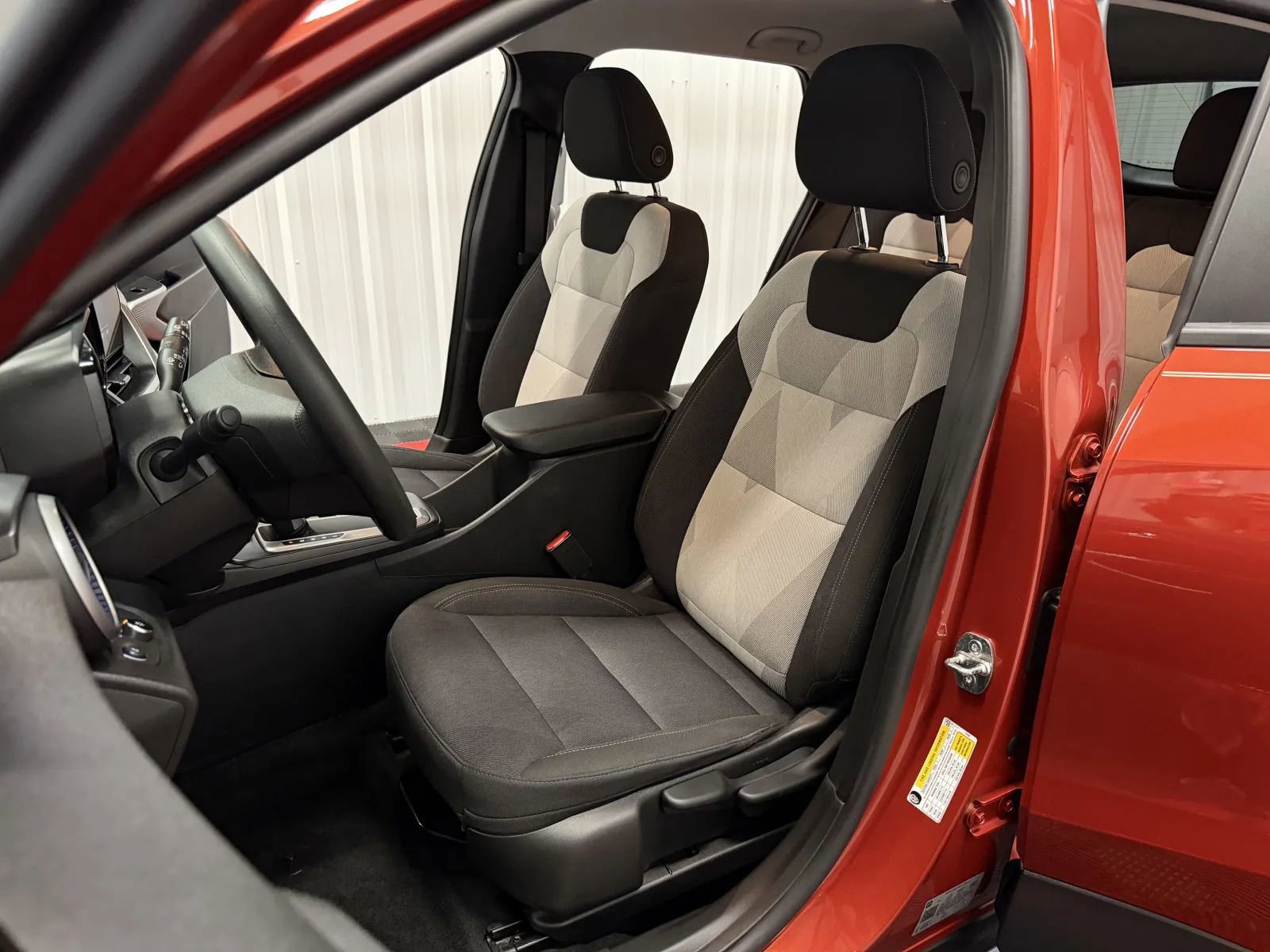 Used 2024 Chevrolet Trax LS w/ LS Convenience Package FWD image 37