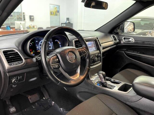 Used 2021 Jeep Grand Cherokee Laredo image 25