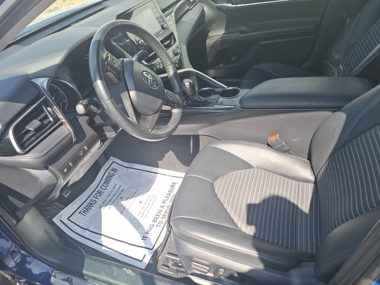 Used 2023 Toyota Camry SE image 3