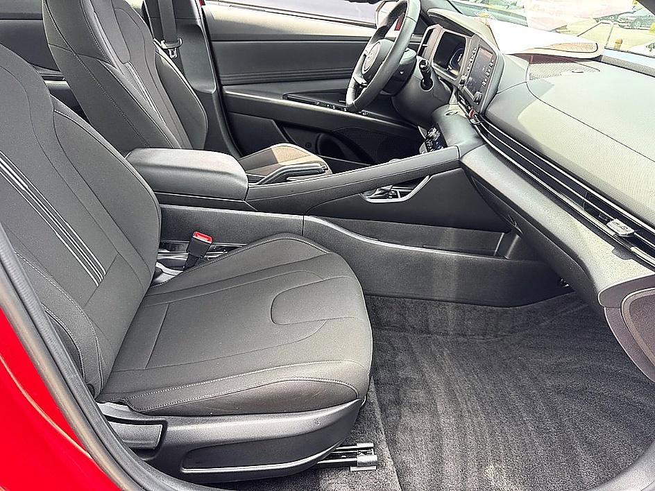 Used 2025 Hyundai Elantra Sport image 21