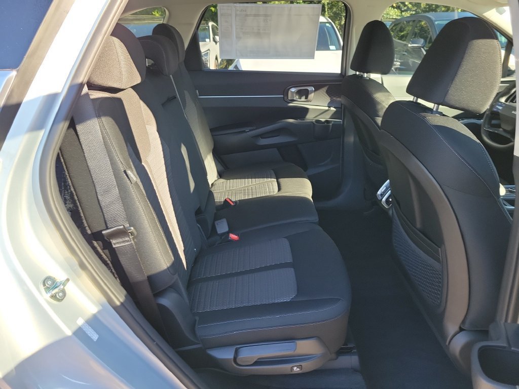 New 2026 Kia Sorento LX FWD image 10