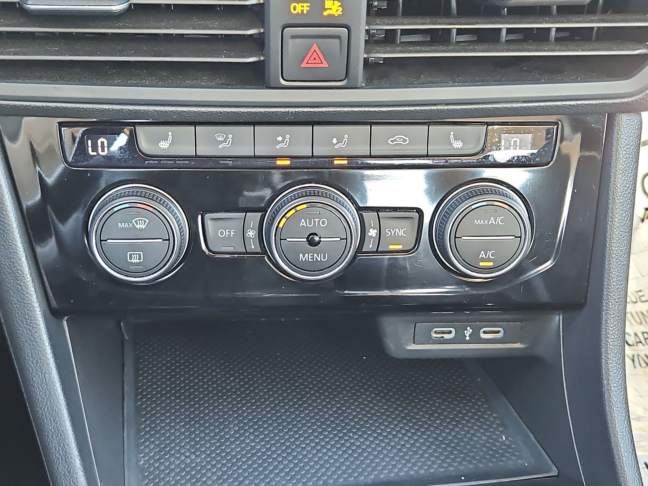 Used 2024 Volkswagen Jetta SE image 25