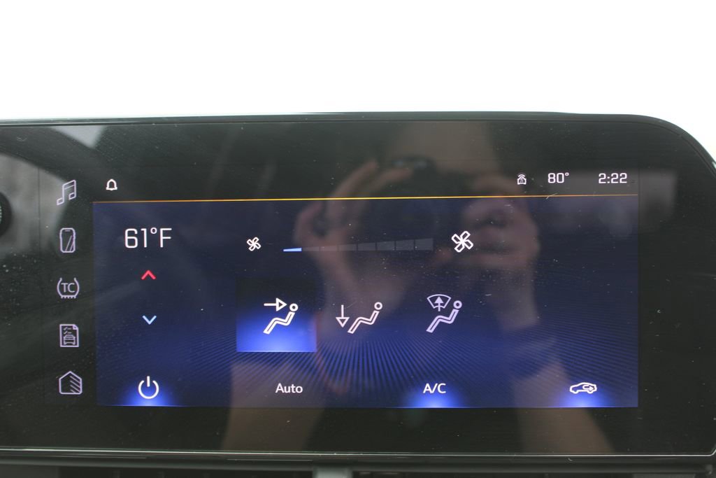 Used 2025 Chevrolet Trax LT w/ LT Convenience Package image 47