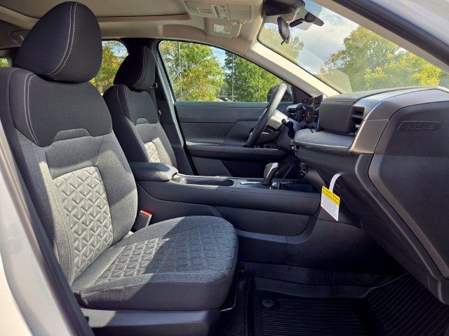 New 2027 Nissan Kicks SV AWD/4WD image 17