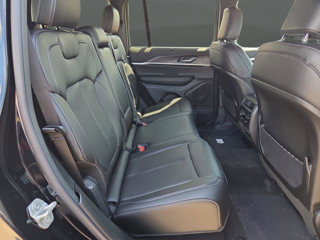 New 2025 Jeep Grand Cherokee Limited w/ Luxury Tech Group II image 36
