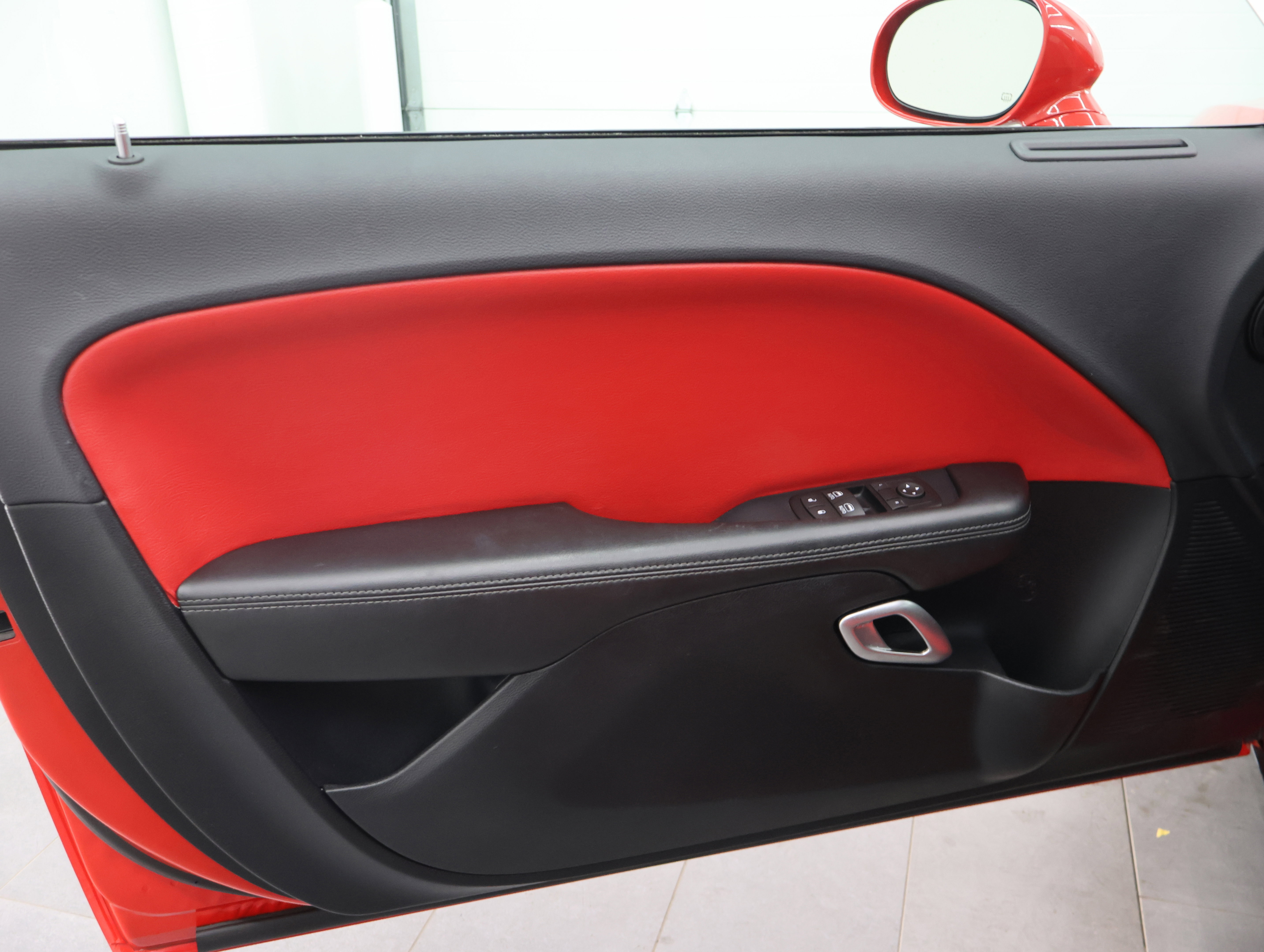 Used 2015 Dodge Challenger R/T w/ Quick Order Package 22B R/T image 33