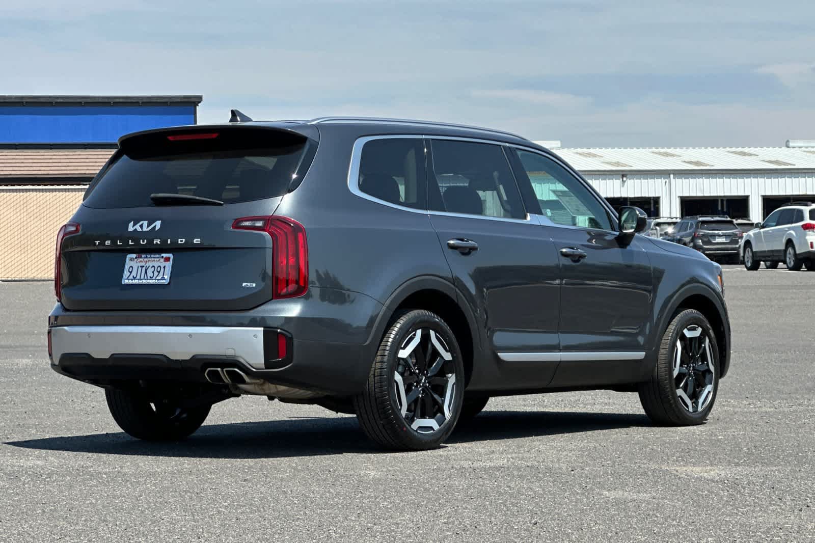 Used 2024 Kia Telluride S AWD/4WD image 3