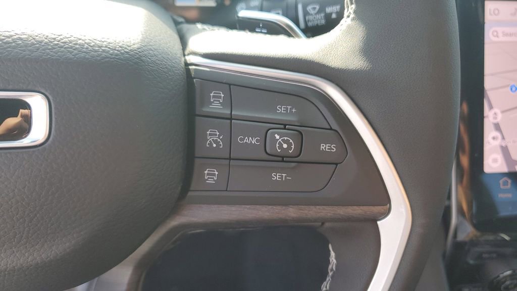 New 2025 Jeep Grand Cherokee Limited image 31