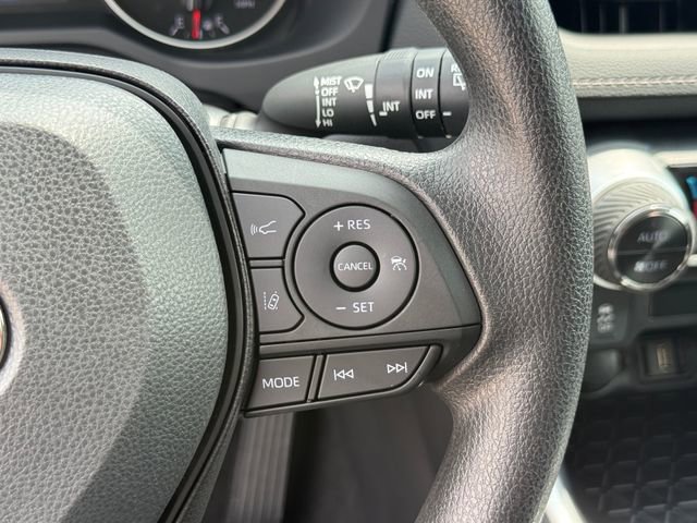Used 2022 Toyota RAV4 XLE w/ Convenience Package image 17