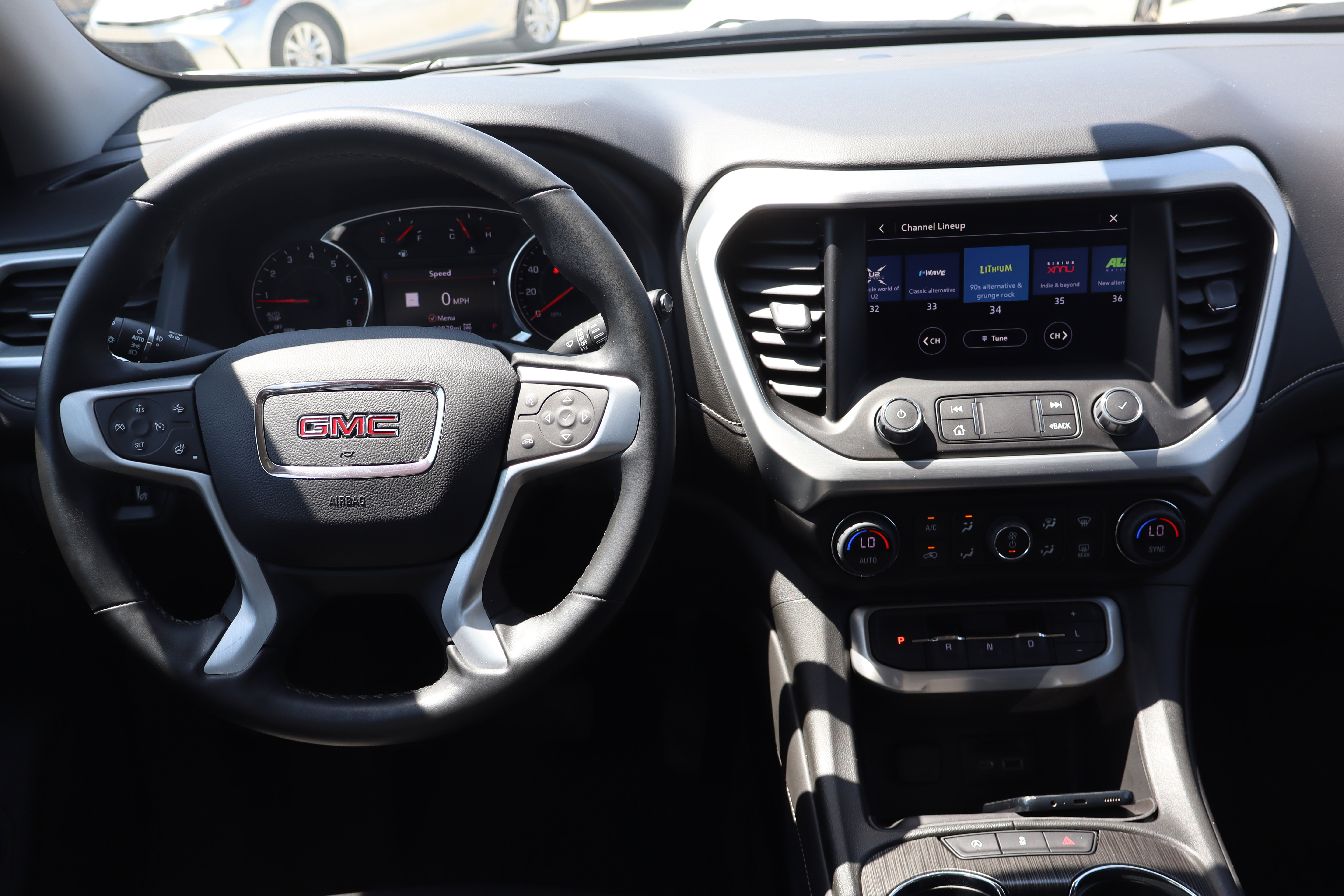 Used 2023 GMC Acadia SLT w/ Preferred Package AWD/4WD image 16