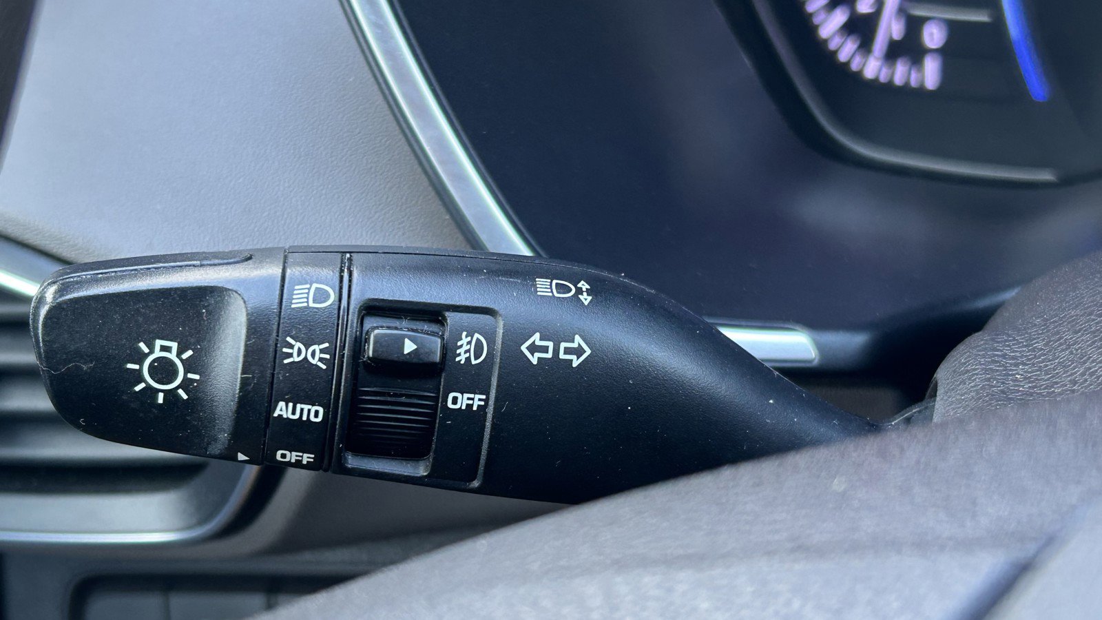 Used 2020 Hyundai Santa Fe SEL image 23