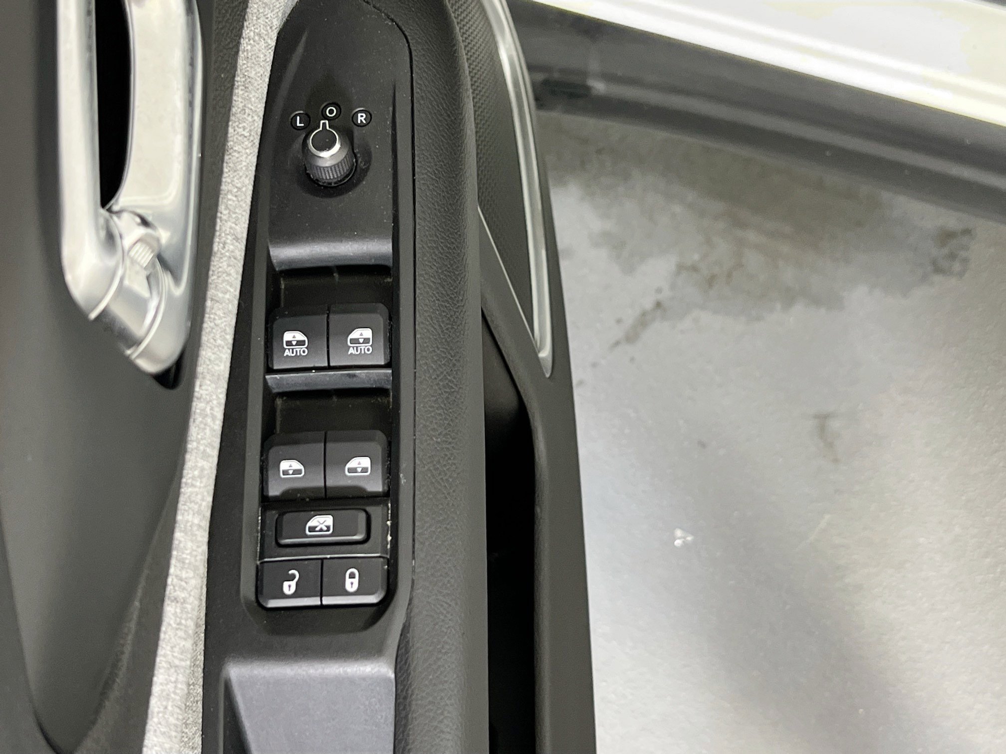 Used 2022 Jeep Compass Latitude AWD/4WD image 17