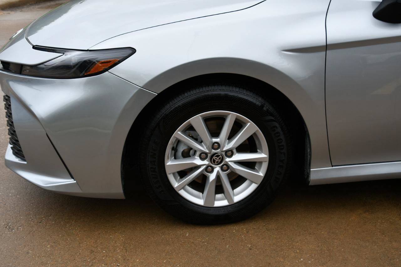 Used 2026 Toyota Camry LE FWD image 4