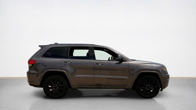 Used 2019 Jeep Grand Cherokee Altitude RWD image 2